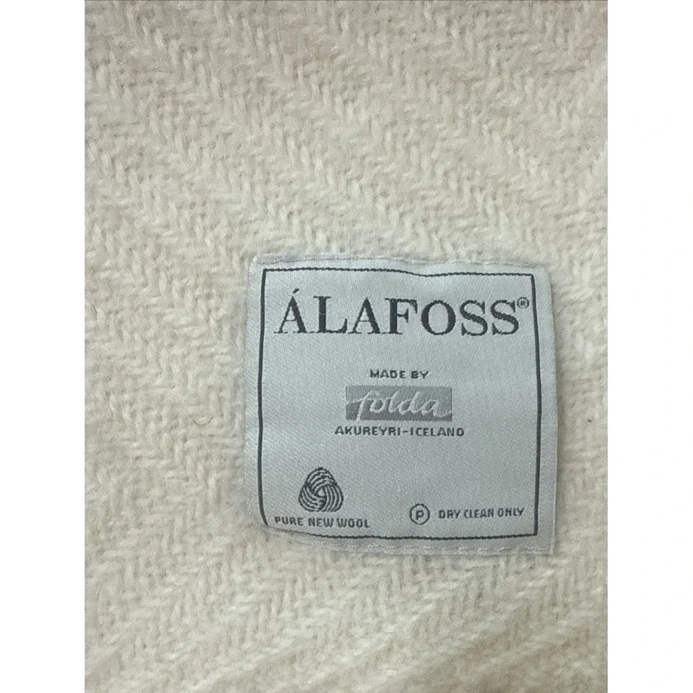 Alafoss Icelandic Wool Throw Blanket 51